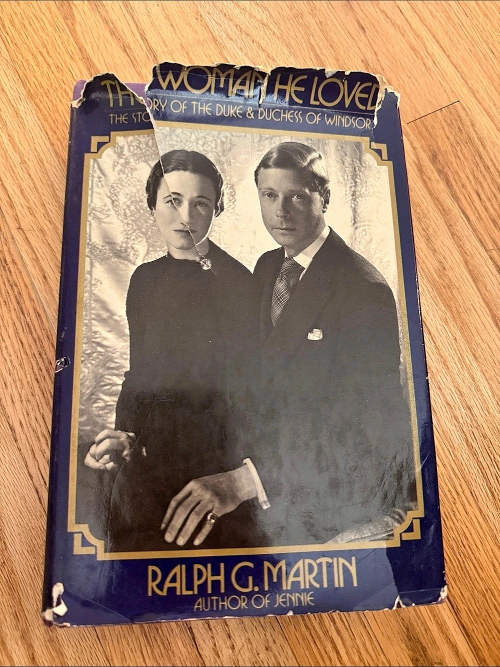 Simon & Schuster The Story of the Duke & Duchess of Windsor Hardcover Book Blue